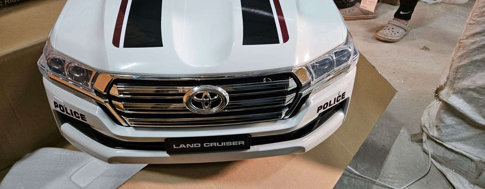 PATOYS | Licensed Toyota Land Cruiser Police Kids Car - PATOYS