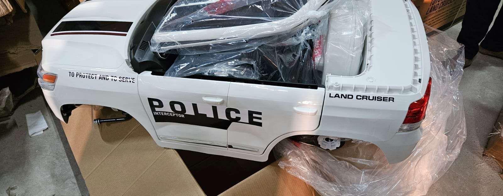 PATOYS | Licensed Toyota Land Cruiser Police Kids Car - PATOYS